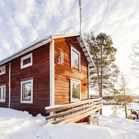 Kalix Riverside Inn, Farm Timbering Exterior foto